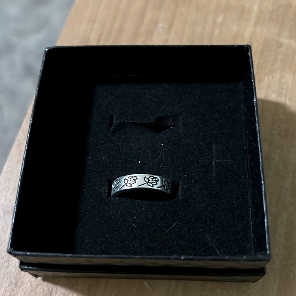 Bohemian silver tone flower ring